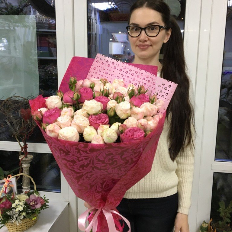 Букет из импортных кустовых роз

(цена букета 5000 руб.)
